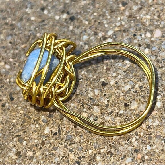 BLUE AVENTURINE QUARTZ ADJUSTABLE WIREWRAPPED CHUNKY GEMSTONE RING - Picture 3 of 4